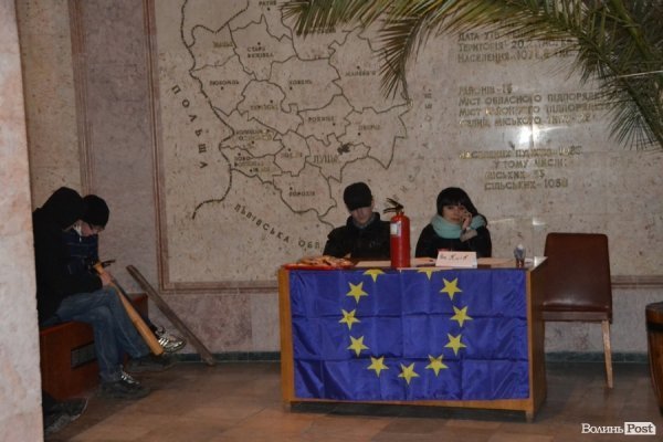 Волинська ОДА: ніч і ранок після штурму. ФОТО