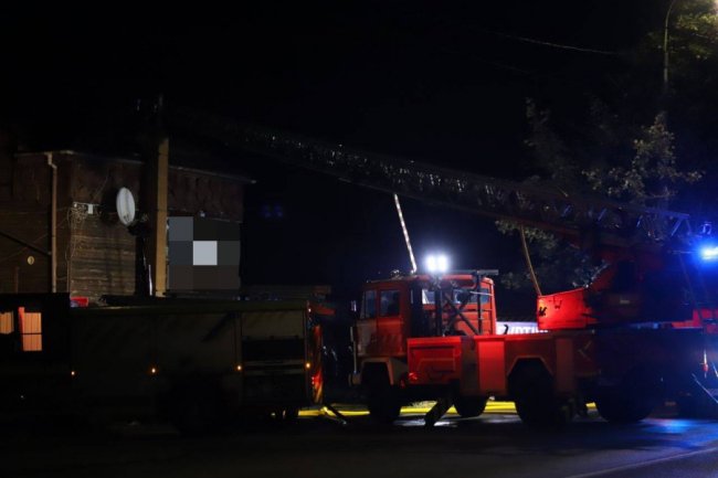 У Луцьку вночі горіла баня. ФОТО