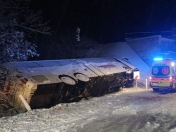 У Польщі автобус з українцями потрапив у ДТП: стали відомі подробиці від МЗС