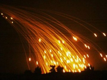 На Маріуполь за ніч здійснили 50 авіаударів: скидали фосфорні бомби