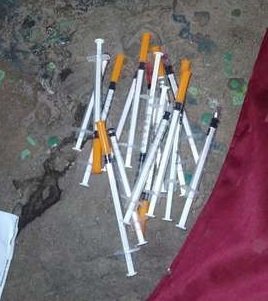 Збували охочим психотропи: 35-річну волинянку та її співмешканця підозрюють у наркозлочинах