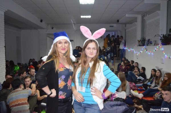 Як лучани всю ніч дивилися новорічні фільми. ФОТО 