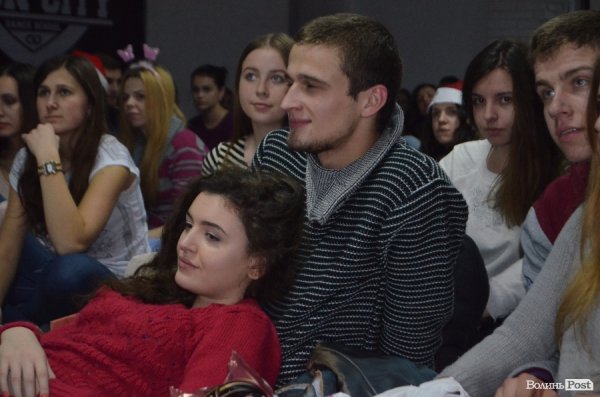 Як лучани всю ніч дивилися новорічні фільми. ФОТО 