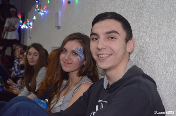 Як лучани всю ніч дивилися новорічні фільми. ФОТО 