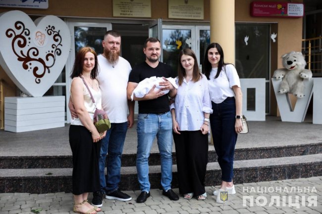 Так і не дізнався, що стане батьком удруге: у Луцьку привітали дружину загиблого Героя з народженням сина
