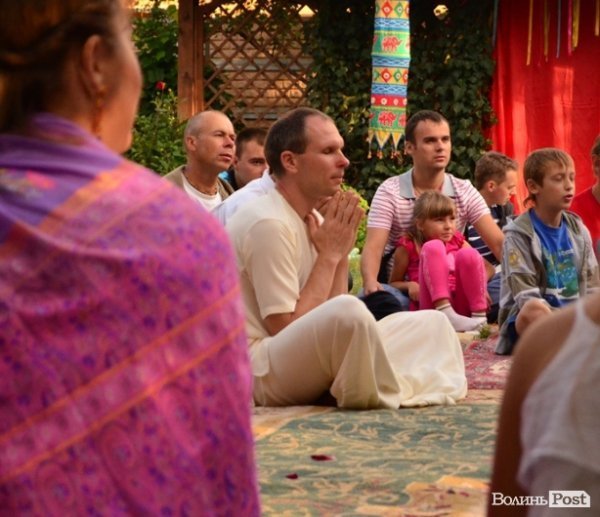 У Луцьку святкували крішнаїтське «Різдво». ФОТО