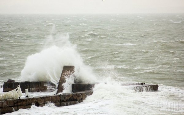 Набережна в Одесі перетворилася на льодове містечко. ФОТО