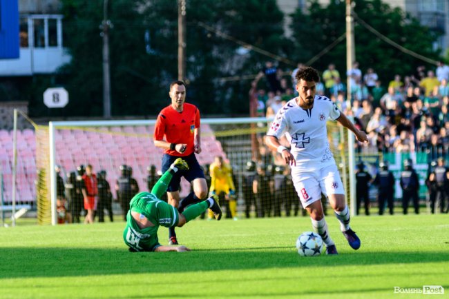 «Волинь» – «Карпати»: великий фотозвіт із нашумілого матчу