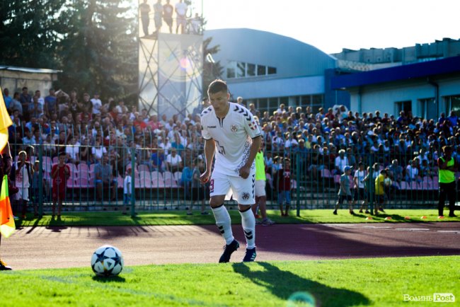 «Волинь» – «Карпати»: великий фотозвіт із нашумілого матчу