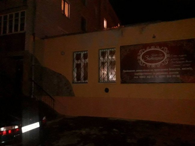 У Луцьку муніципали викрили «точку», де вночі продають алкоголь