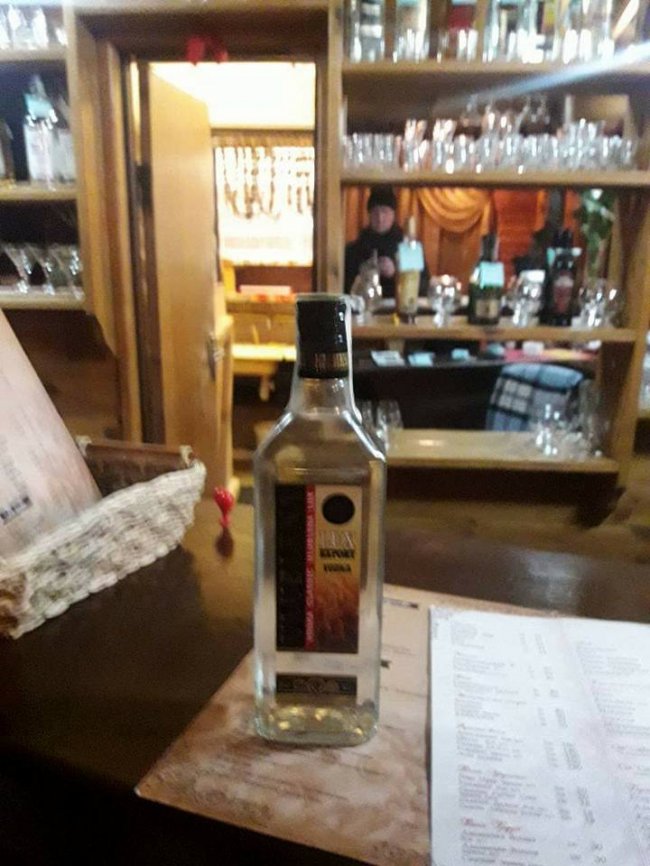 У Луцьку муніципали викрили «точку», де вночі продають алкоголь