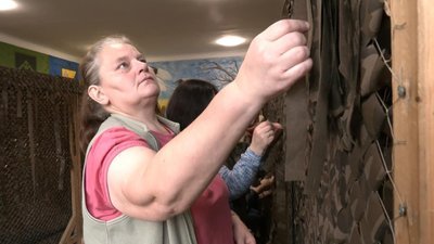 Волинянка після загибелі сина на війні допомагає військовим. ВІДЕО