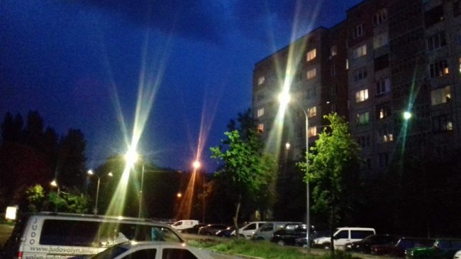 На одній із луцьких вулиць встановили нові ліхтарі