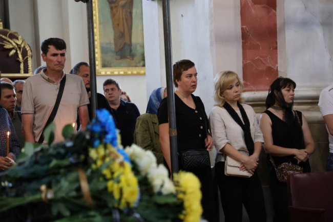 Лучани провели в останню путь Героя Ігоря Приступу