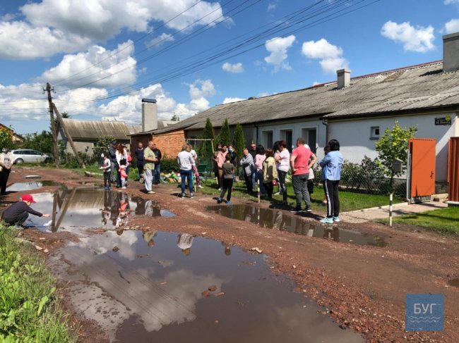 Волиняни погрожують перекрити трасу через незаасфальтовану вулицю. ФОТО, ВІДЕО