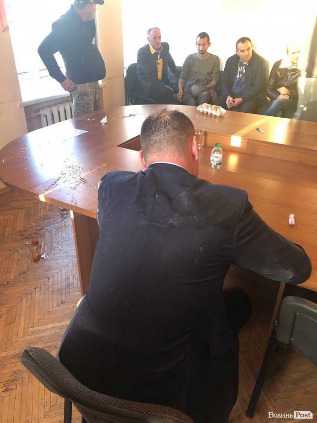 Після гучного скандалу з атовцями волинський посадовець звільняється