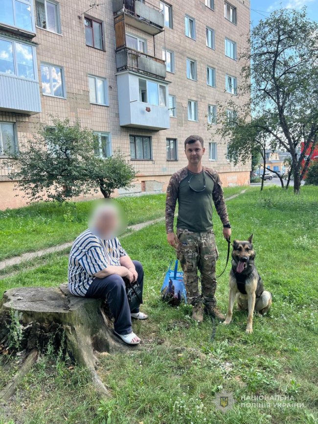 «Загубилась мама»: на Волині вівчарка знайшла зниклу жінку