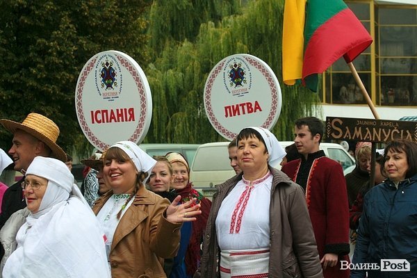 У Луцьку європейські монархи відкрили фестиваль «Берегиня». ФОТО