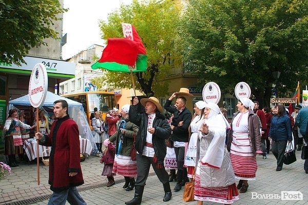 У Луцьку європейські монархи відкрили фестиваль «Берегиня». ФОТО