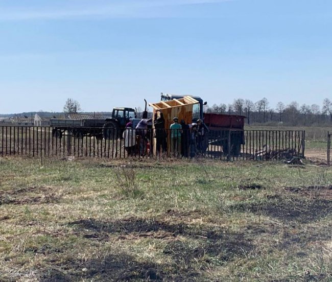 Показали, як порядкують до Великодня у селі на Волині. ФОТО