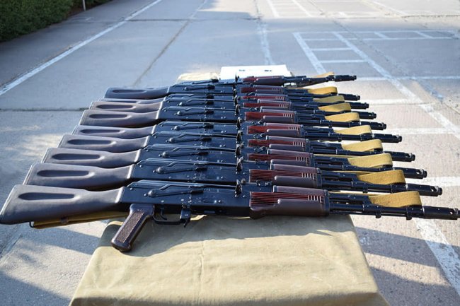 У Луцьку нацгвардійці-новобранці урочисто отримали зброю. ФОТО