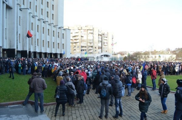 Студентський мітинг у Луцьку. ФОТО. ВІДЕО