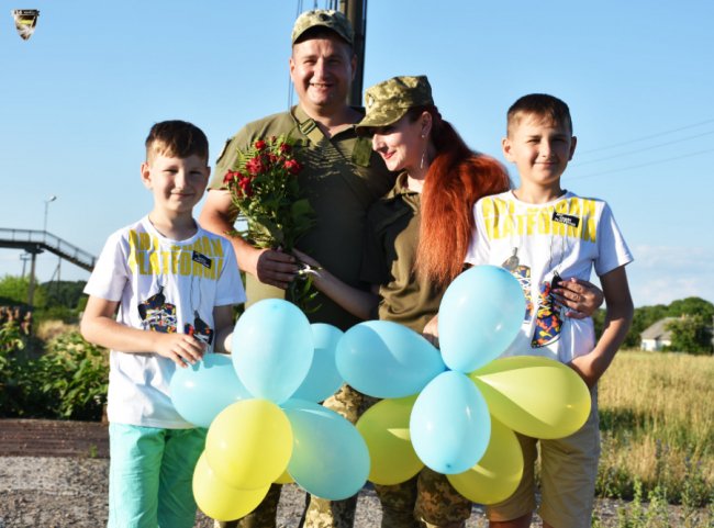 Повернулися додому: у Володимирі-Волинському зустріли військових з передової. ФОТО