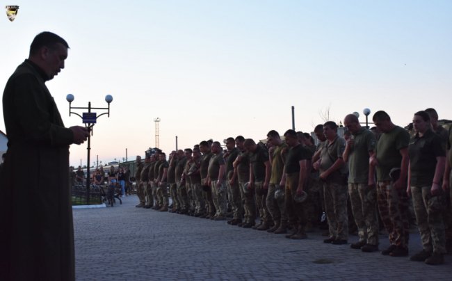 Повернулися додому: у Володимирі-Волинському зустріли військових з передової. ФОТО