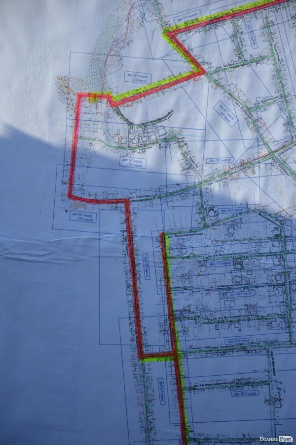 Жителям Малоомелянівського масиву в Луцьку обіцяють каналізацію до кінця року. ФОТО