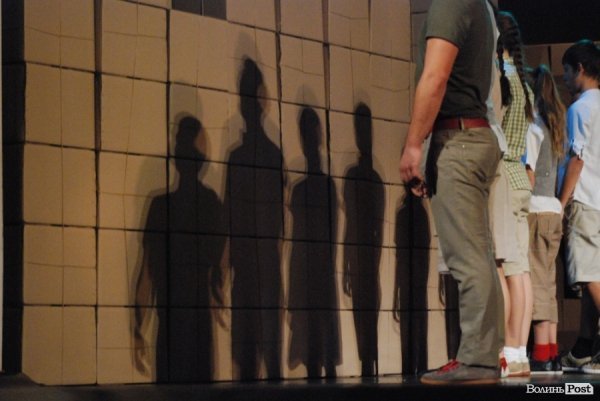 У Луцьку показали танцювальний перформенс «Дім». ФОТО