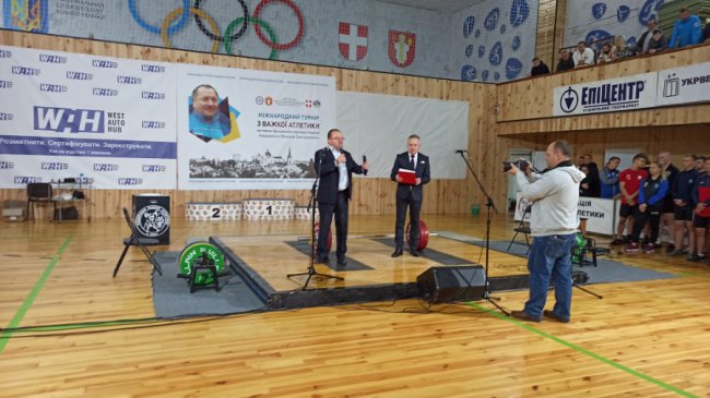 У Луцьку відбувся міжнародний турнір  зважкої атлетики, присвячений волинському тренеру. ФОТО