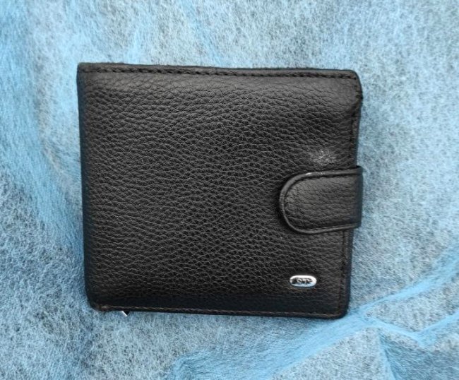 У Луцьку поліція встановлює особу померлого чоловіка