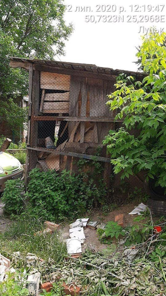У Луцьку знесуть занедбані сараї, гаражі та огорожі. ФОТО