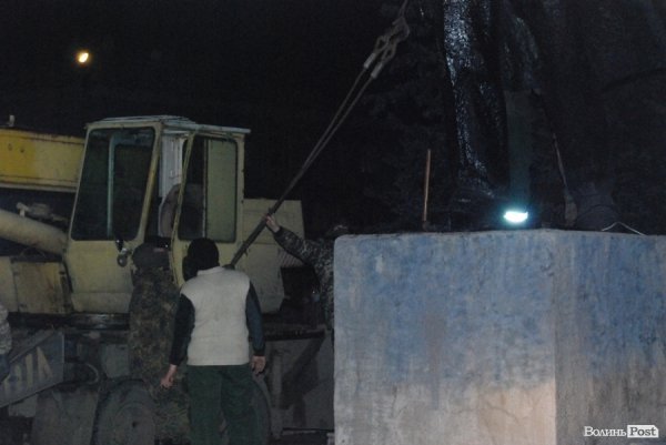 Як Волинь позбулася маневицького Леніна. ФОТО