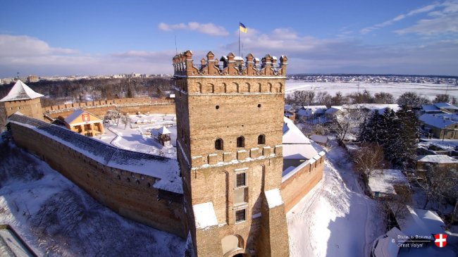 Засніжений Луцький замок з висоти. ФОТО