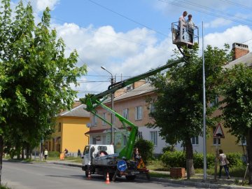 Повідомили, коли завершать реконструкцію вуличного освітлення  у центрі Ковеля