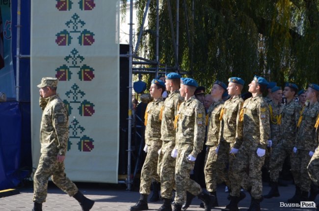 «Нам є що захищати»: урочиста посвята ліцеїстів у Луцьку.  ФОТО