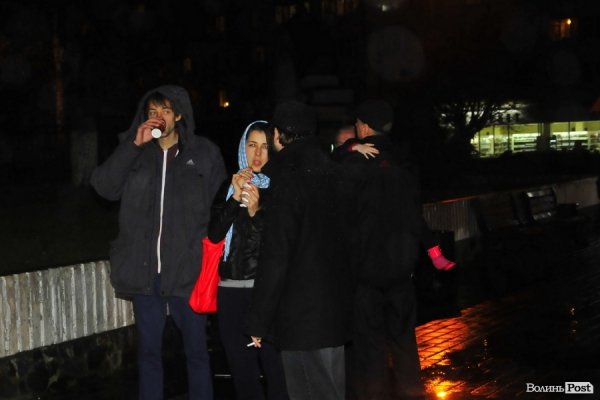 Вечірній Євромайдан у Луцьку. ФОТО