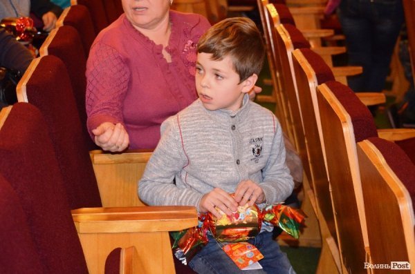 Андрій Покровський влаштував новорічне свято для 200 дітей