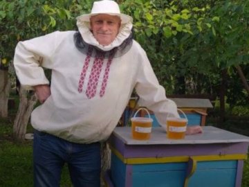 На Волині колишній поліцейський перекваліфікувався у бджоляра