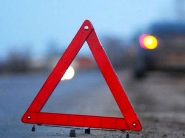 На Волині водій автомобіля Ford збив трьох пішоходів: двоє в лікарні, жінка загинула