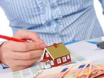 Лучан закликають не купувати квартиру, яку продали через борги за комуналку