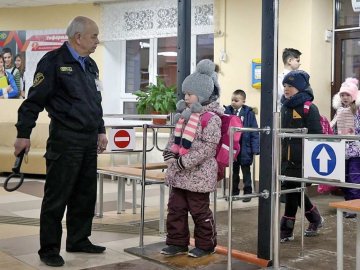 Коли у луцьких школах з’являться металошукачі та чергуватимуть поліцейські