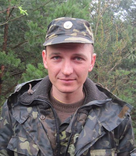 Не вдова, дружина: волинянка не вірить у смерть чоловіка-атовця