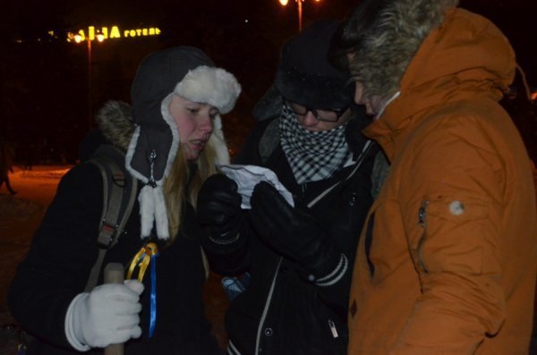 У центрі Луцька на честь Героїв Крут палав тризуб. ФОТО. ВІДЕО