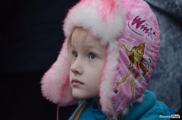 У Луцьку запалили новорічну ялинку. ФОТО