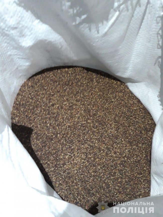 У Сумах наркотичний мак продавали під виглядом звичайного