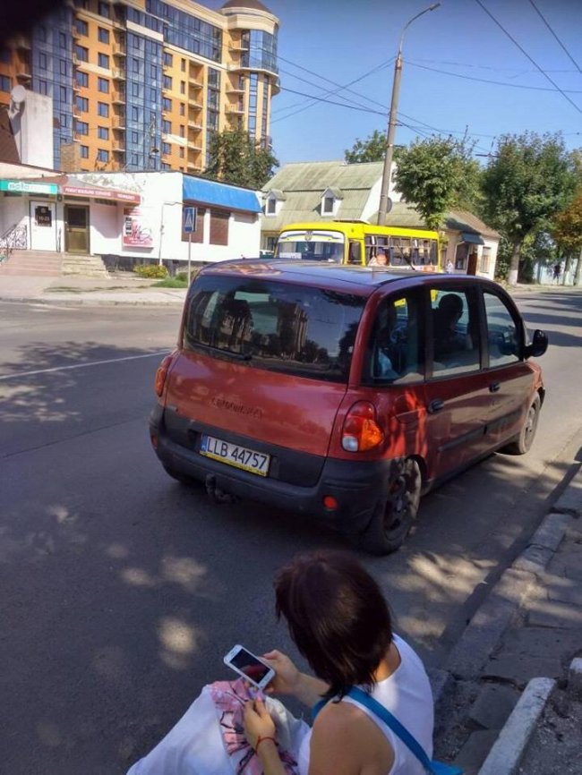 У Луцьку збили жінку, водій втік