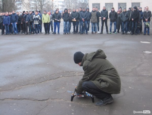 Студенти луцького училища власноруч змайстрували квадрокоптер для бійців АТО. ФОТО. ВІДЕО 