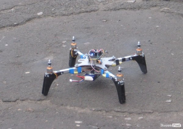 Студенти луцького училища власноруч змайстрували квадрокоптер для бійців АТО. ФОТО. ВІДЕО 